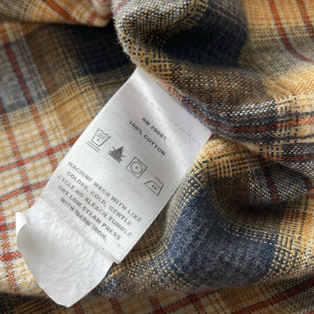 Pendleton, classic flannel, size medium, snap fro… - image 8